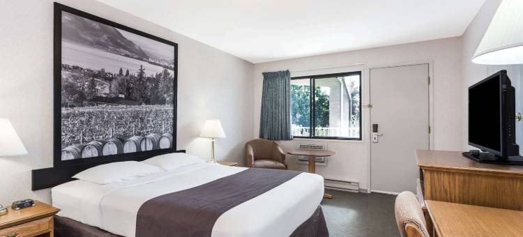 基洛纳速8酒店(Super 8 by Wyndham Kelowna BC)图片