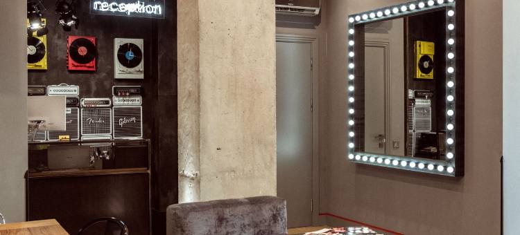 房间和房客设计酒店(Design Hotel Rooms & Rumors)图片