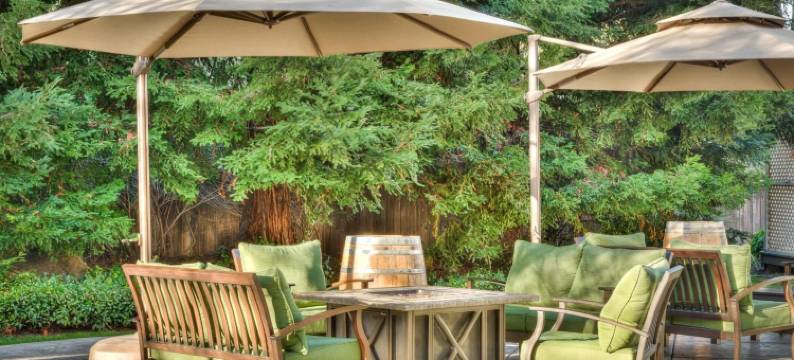 纳托马旅店(Lake Natoma Inn)图片