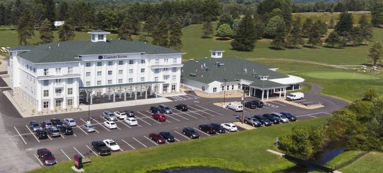 杜波依斯乡村俱乐部舒适套房酒店(Comfort Suites DuBois Country Club)图片