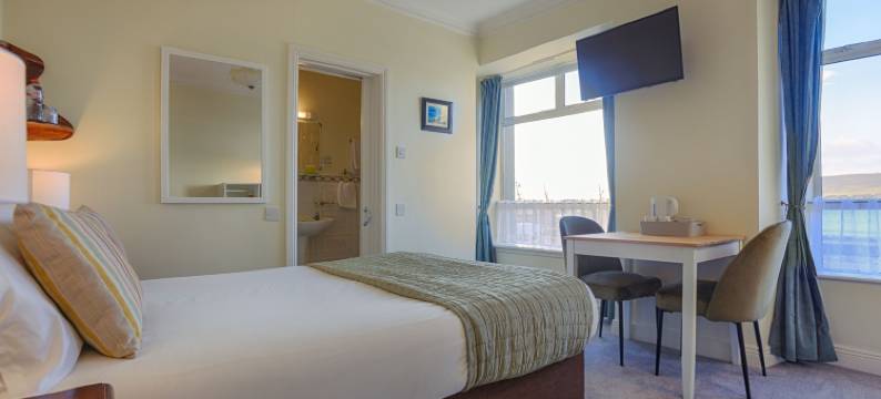 水滨(The Waterfront)图片