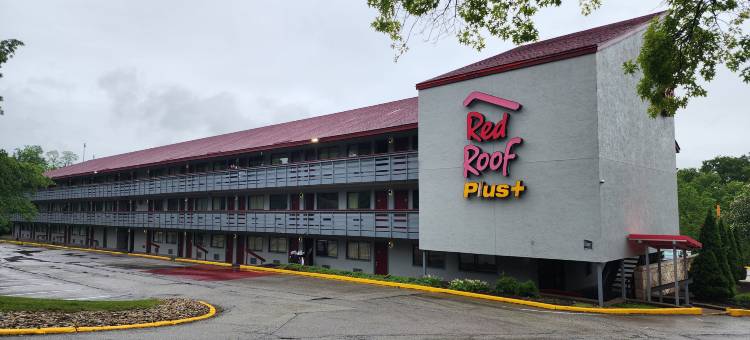 蒙罗维尔匹兹堡东红顶Plus酒店(Red Roof PLUS+ Pittsburgh East - Monroeville)图片
