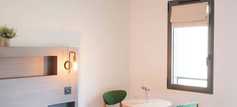 勒科罗特公寓酒店 - 自助入住(Appart'hôtel le Corot - Accès Autonome - Saint-Junien Centre)图片