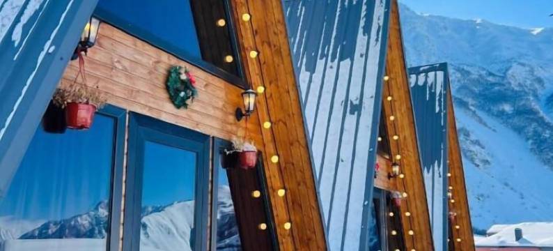 卡兹别基金字塔(Paradise Kazbegi)图片