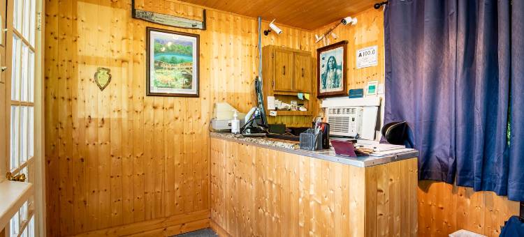 Oyo劳埃德河畔乡村旅馆(Lloyd's on the River Country Inn by OYO)图片