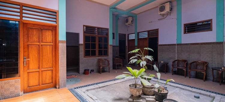 红多兹伊斯兰酒店-近新埠头阿伦阿伦(RedDoorz Syariah Near Alun-Alun Bojonegoro)图片