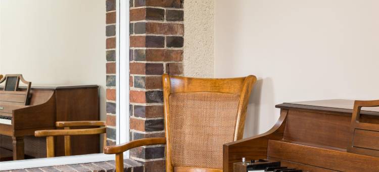 阿夫尔河畔韦尔讷伊卡尔努特斯布雷佐莱驿站原生酒店(The Originals City, le Relais des Carnutes Brezolles Verneuil Sur Avre)图片