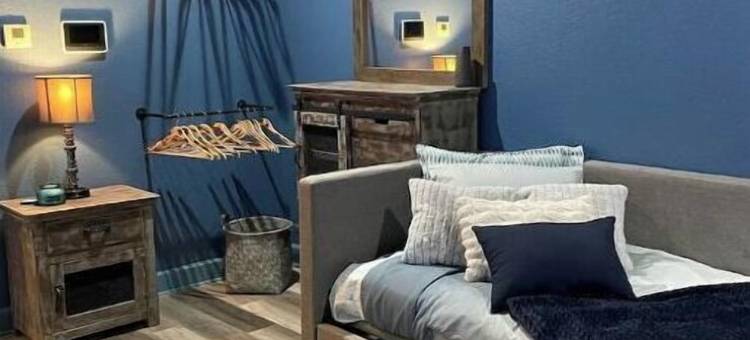 Cozy Service Station in the Heart of Staples图片