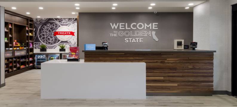 汉普顿康科德(Hampton Inn by Hilton Concord)图片