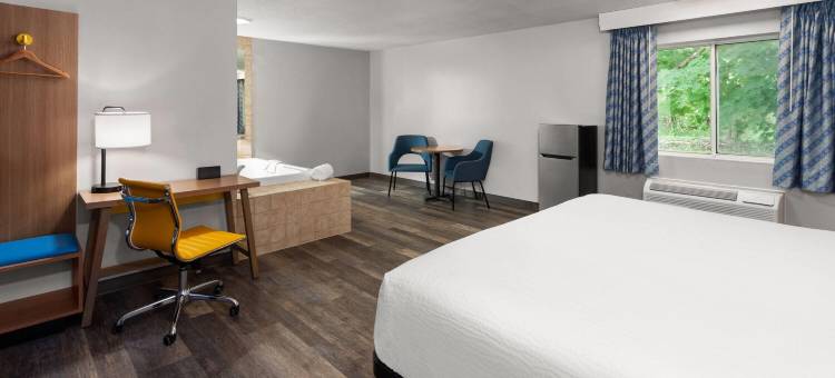 考考纳温德姆戴斯套房酒店(Days Inn & Suites by Wyndham Kaukauna WI)图片