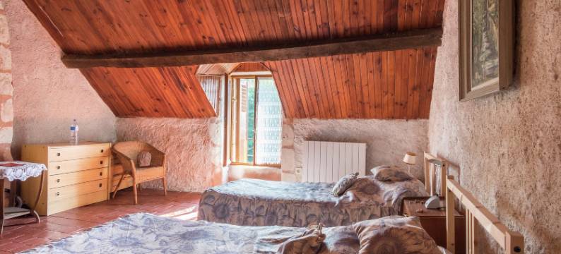 A cave house with a historic charm图片