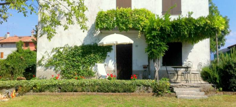 Shimmering Serenity in Pastrengo图片