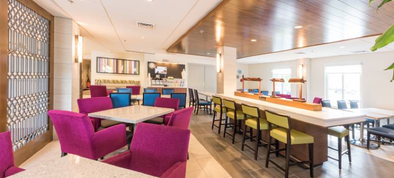 查尔斯顿美国17号&I-526号公路智选假日酒店(Holiday Inn Express CHARLESTON US HWY 17 & I-526 by IHG)图片