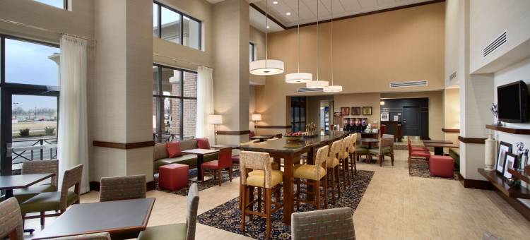 查尔斯镇欢朋套房酒店(Hampton Inn & Suites Charles Town)图片