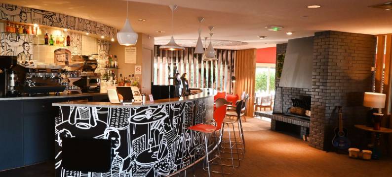 宜必思拉瓦尔瑞莱达穆尔酒店(Ibis Laval le Relais d'Armor)图片