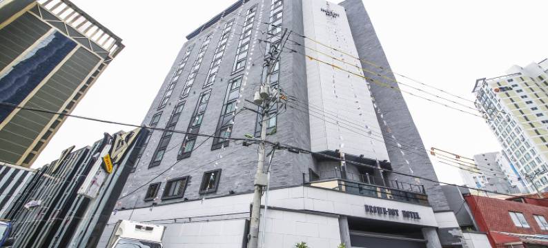 龟浦棕点酒店(Brown-Dot Hotel Gupo)图片