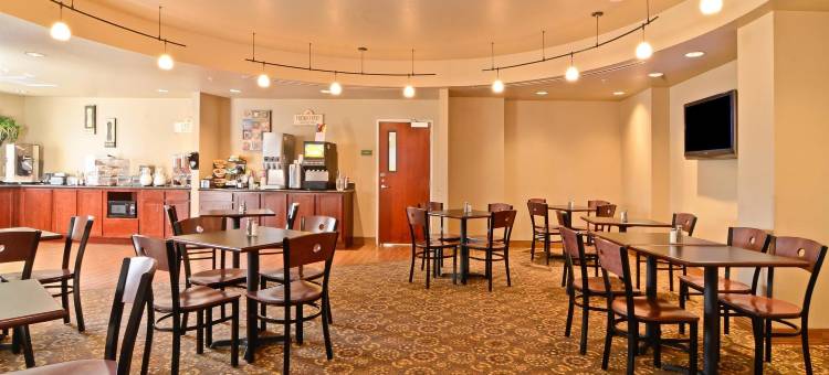 化石乡村套房贝斯特韦斯特优质酒店(Best Western Plus Fossil Country Inn  Suites)图片