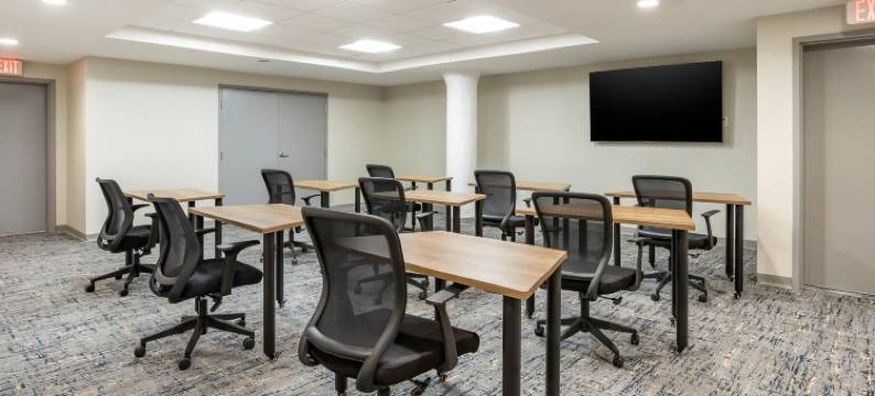 纽瓦克自由国际机场舒适套房酒店(Comfort Inn & Suites Newark Liberty International Airport)图片