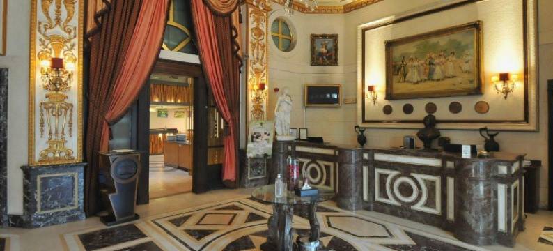 郁锦香哈姆拉酒店(Serenada Golden Palace Hotel)图片