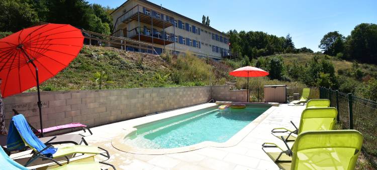 Holiday Home in Luzy with Fenced Garden图片