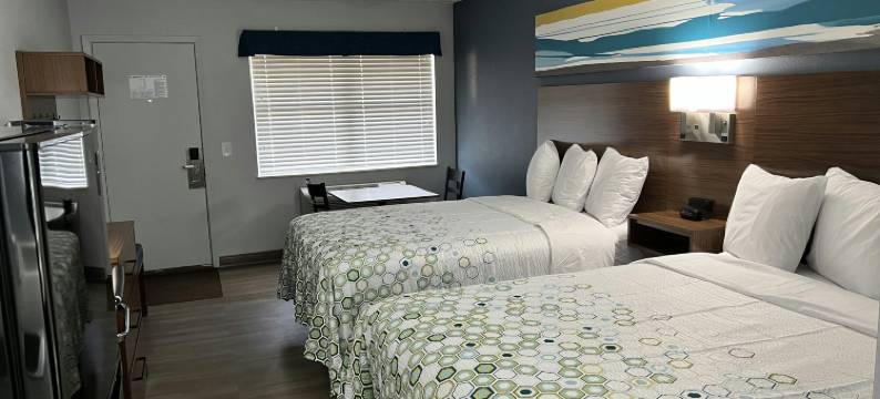 红屋顶乡村工作室乔治城，KY(HomeTowne Studios Georgetown, KY)图片