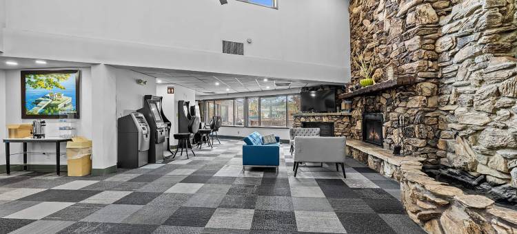 史蒂文斯波因特大学旅馆(Ramada by Wyndham Stevens Point)图片