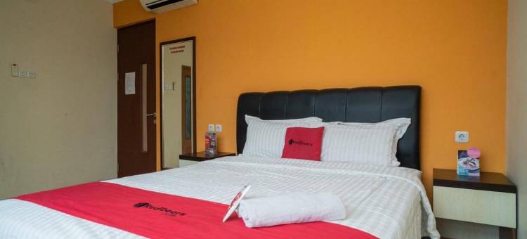 红门加伊斯兰教-近芝勒朋超级购物中心2号(RedDoorz Plus Syariah Near Cirebon Super Block Mall 2)图片