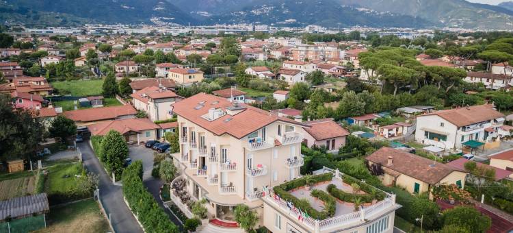 蒂兹雅娜酒店(Hotel Villa Tiziana)图片