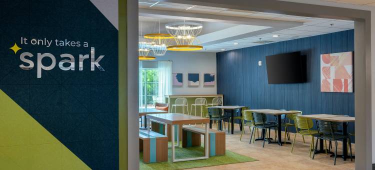 Spark by Hilton 哈蒙德(Spark by Hilton Hammond)图片
