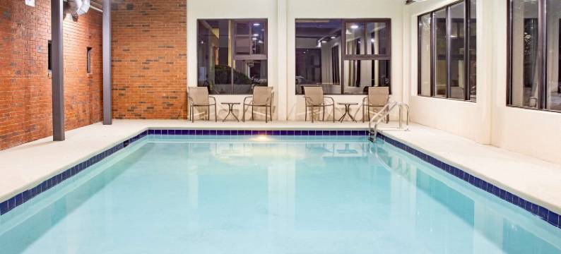 阿尔普哈雷塔-亚特兰大北华美达酒店(Ramada by Wyndham Alpharetta/Atlanta North)图片