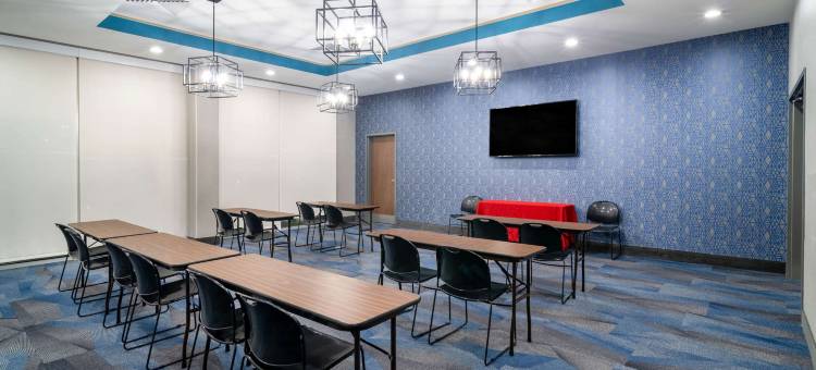 路易斯威尔东拉昆塔温德姆套房酒店(La Quinta Inn & Suites by Wyndham Louisville NE/Old Henry Rd)图片