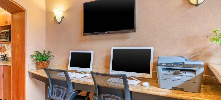 奥蒙德海滩代托纳目的地凯隆酒店(Clarion Inn Ormond Beach at Destination Daytona)图片