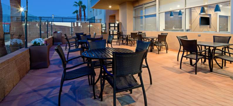 棕榈沙漠千禧智选假日套房酒店(Holiday Inn Express & Suites PALM DESERT - MILLENNIUM by IHG)图片