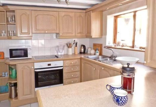 Seashell Cottage Hotel Overview