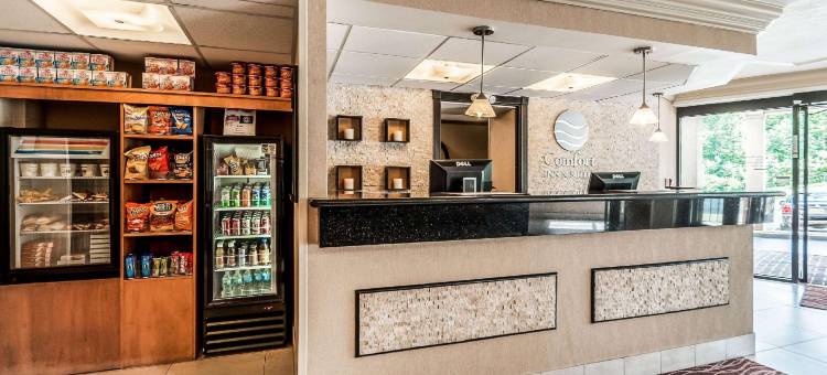 亚历山德里亚西部舒适酒店及套房(Comfort Inn & Suites Alexandria West)图片