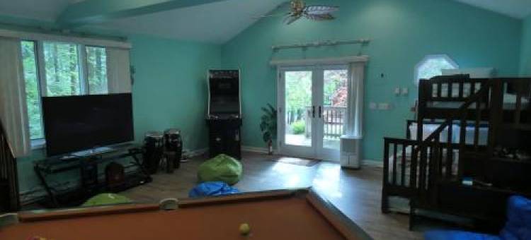 Catskills Lakefront Escape with Hot Tub图片