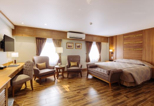 Decharme Hotel Hotel Overview