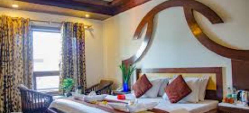 慕苏里格鲁姆戈购物中心路阿比南丹酒店(Goroomgo Abhinandan Mall Road Mussoorie)图片