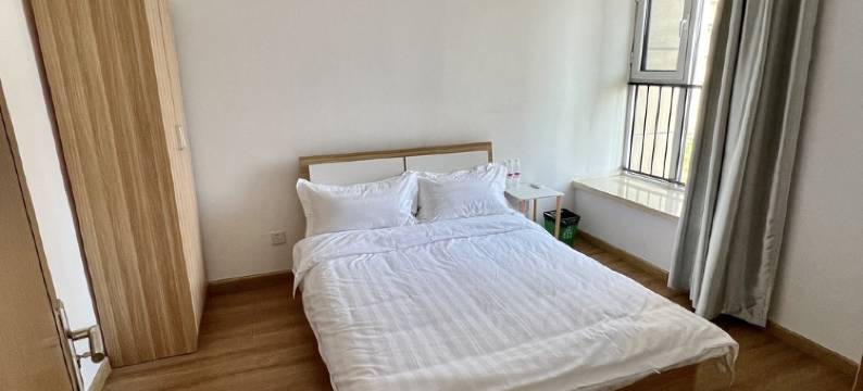 灬房东烈酒灬公寓(宏平路分店)图片