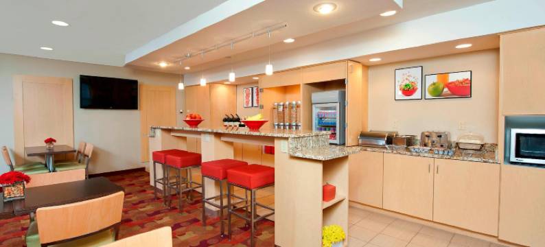 布卢明顿TownePlace Suites酒店(TownePlace Suites by Marriott Bloomington)图片