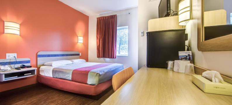 西多伦多 - 伯灵顿 - 奥克维尔6号汽车旅馆酒店(Motel 6 Burlington, on - Toronto West - Oakville)图片