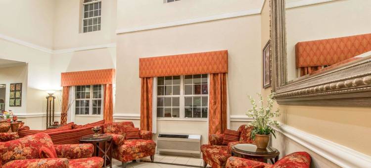 伊丽莎白敦华美达酒店(Ramada by Wyndham Elizabethtown)图片