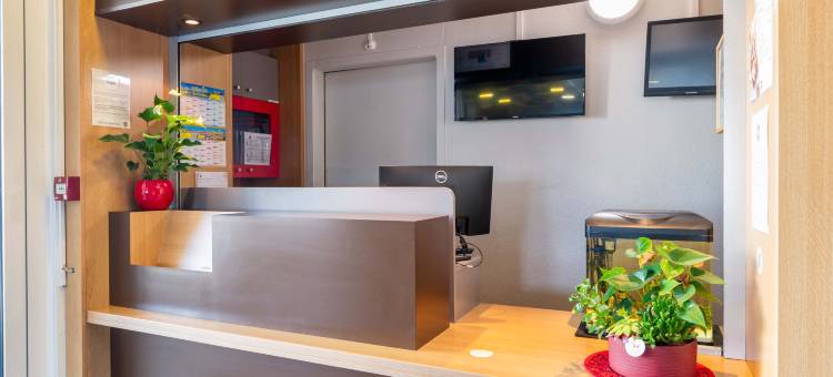 里昂圣博内米普兰民宿酒店(B&B Hotel Lyon Saint-Bonnet Mi-Plaine)图片