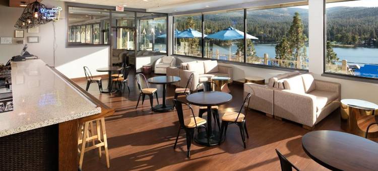 坦普林河畔红狮酒店(Red Lion Hotel Templin's on the River)图片