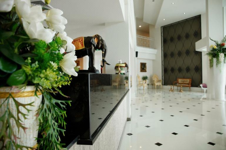 Chada@NakhonHotel Overview