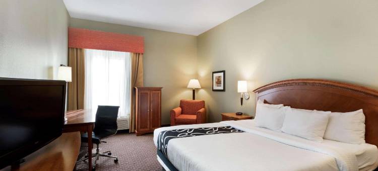 奥拉西拉昆塔温德姆套房酒店(La Quinta Inn & Suites by Wyndham Olathe)图片