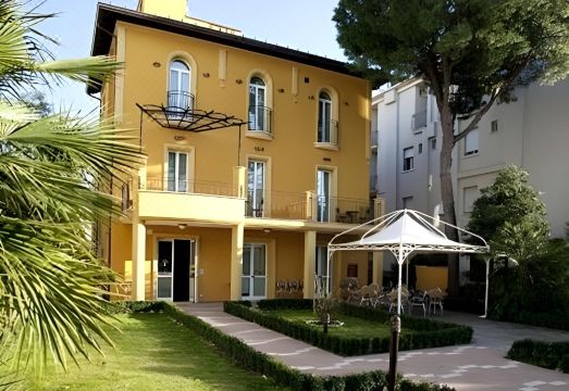 Hotel Alibi Hotel Overview