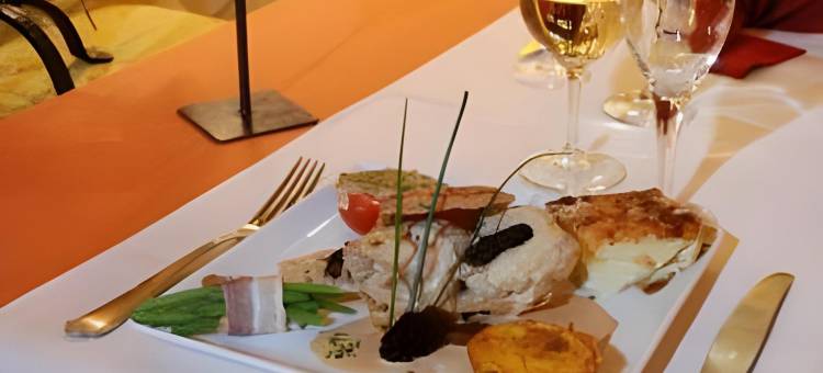 卡普欣斯之家酒店(Logis Hôtel Restaurant les Capucins)图片