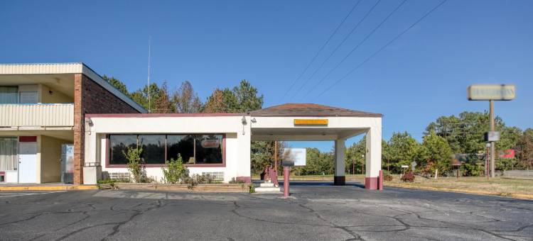 OYO旅行者旅馆，坦普尔顿弗吉尼亚(Travelers Inn by OYO, Templeton VA)图片