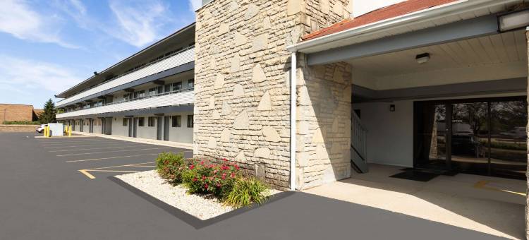 米切尔堡辛辛那提地区温德姆速8酒店(Super 8 by Wyndham Fort Mitchell Cincinnati Area)图片